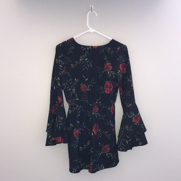 black long sleeve dress - Picture 2 of 4